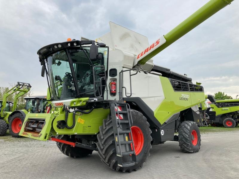 Mähdrescher typu CLAAS LEXION 7500, Gebrauchtmaschine w Schwülper (Zdjęcie 2)