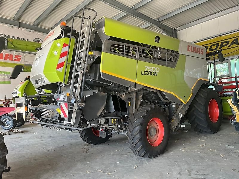 Mähdrescher des Typs CLAAS Lexion 7500, Gebrauchtmaschine in Eppingen (Bild 1)