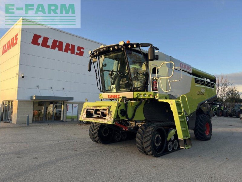 Mähdrescher of the type CLAAS LEXION 750TT, Gebrauchtmaschine in SUFFOLK (Picture 1)