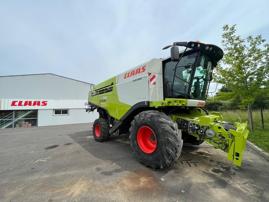 Mähdrescher du type CLAAS LEXION 760 MONTANA, Gebrauchtmaschine en L'Isle-en-Dodon (Photo 3)