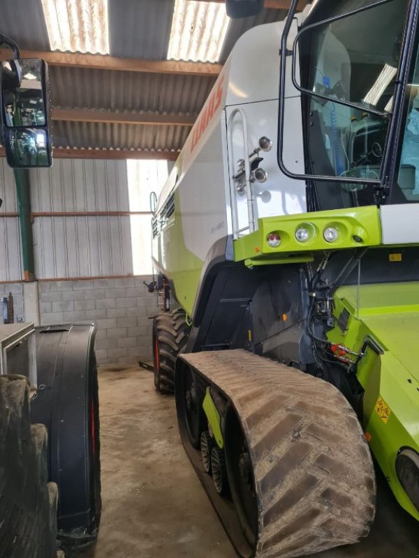 Mähdrescher del tipo CLAAS LEXION 760 TT 4X4, Gebrauchtmaschine In Baillonville (Immagine 2)