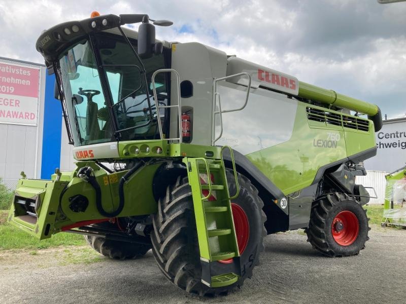 Mähdrescher des Typs CLAAS LEXION 760, Gebrauchtmaschine in Schwülper (Bild 1)