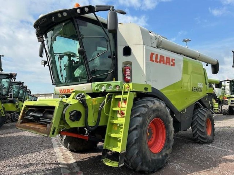 Mähdrescher del tipo CLAAS LEXION 760, Gebrauchtmaschine In Landsberg (Immagine 2)