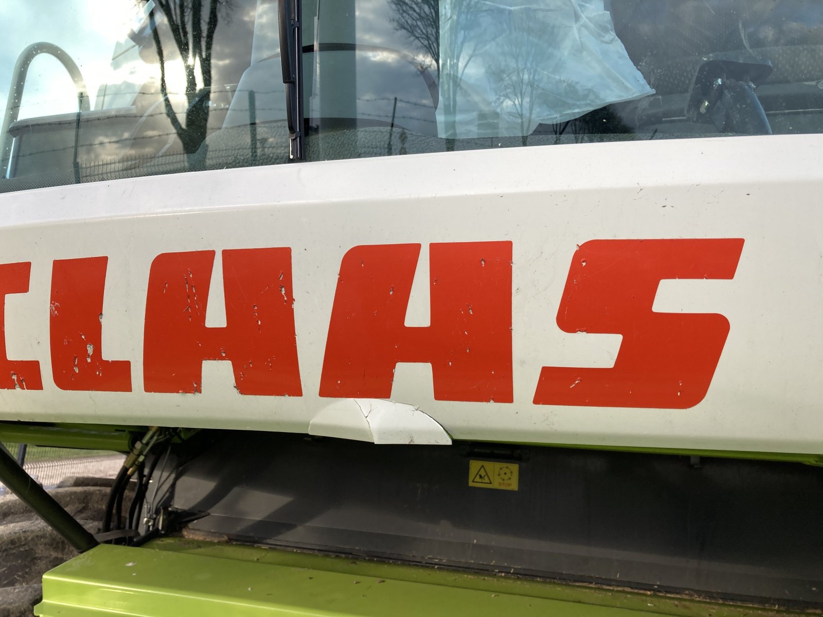 Mähdrescher des Typs CLAAS LEXION 760, Gebrauchtmaschine in LAIGNES (Bild 8)