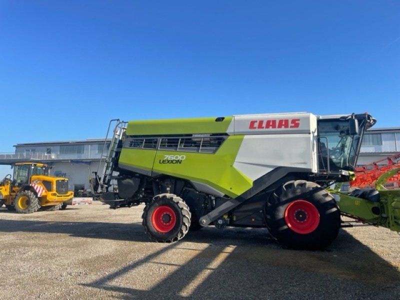 Mähdrescher tip CLAAS Lexion 7600 V Kanal Cemos Automatic BJ 2022,321ha, Gebrauchtmaschine in Schutterzell (Poză 1)