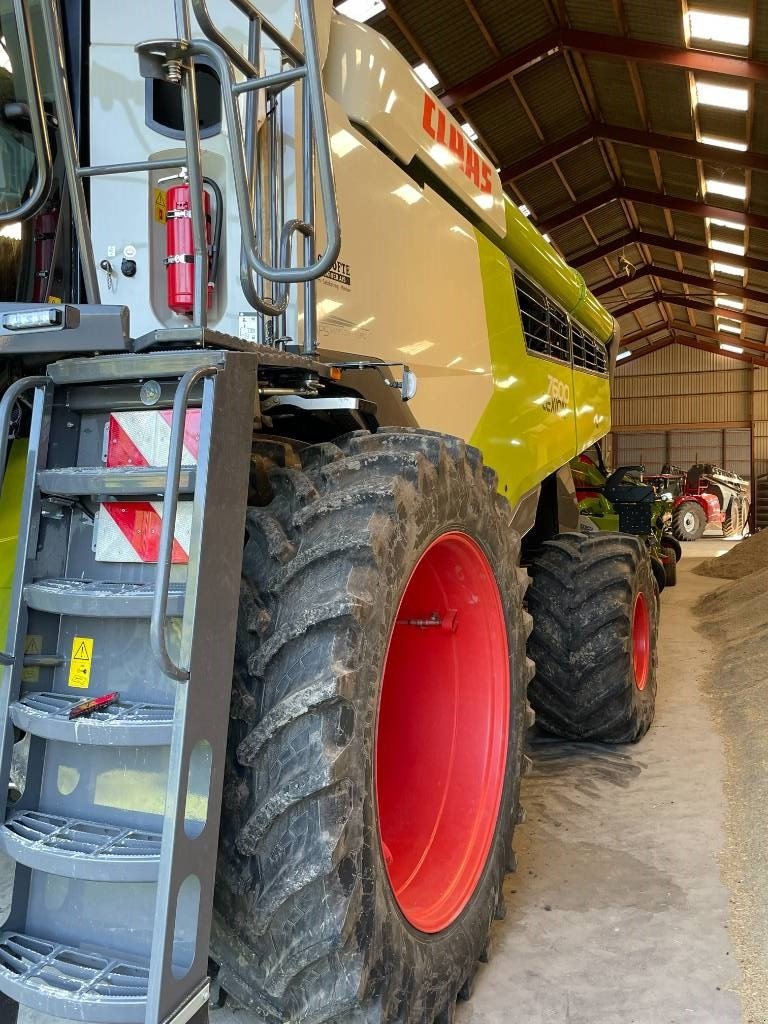 Mähdrescher des Typs CLAAS Lexion 7600, Gebrauchtmaschine in Mern (Bild 3)