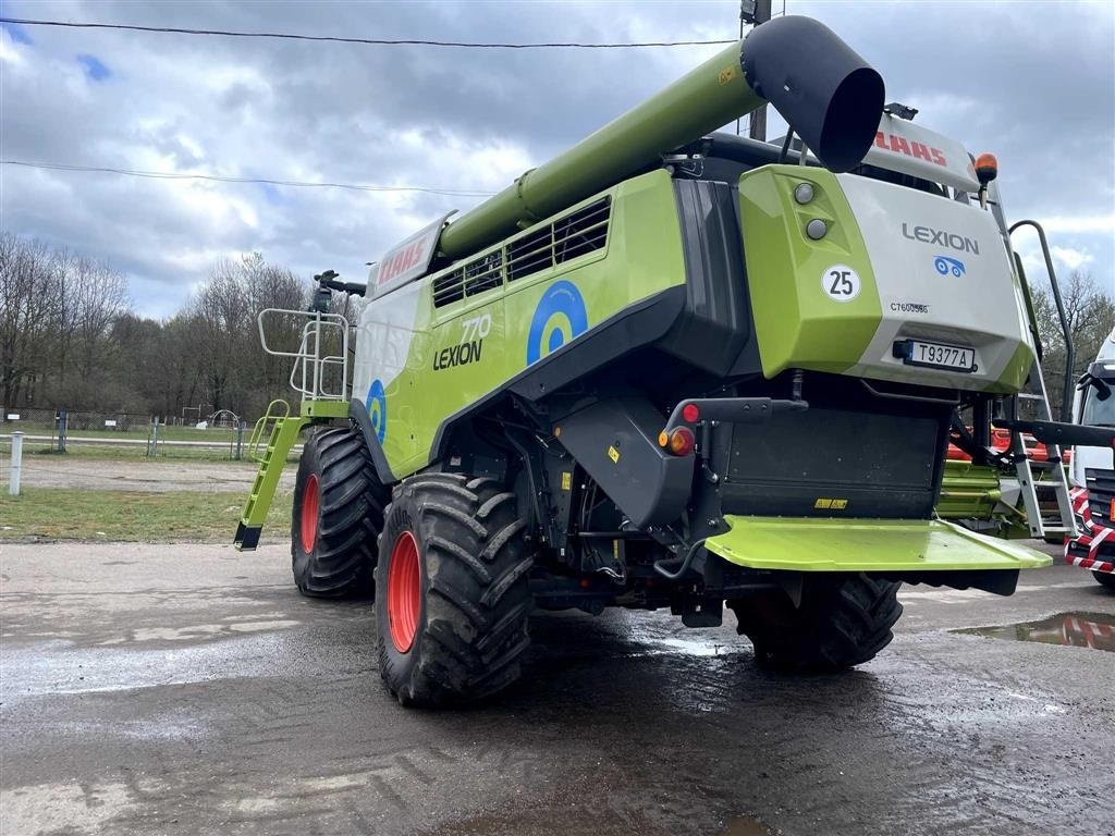 Mähdrescher типа CLAAS LEXION 770 4WD. Incl. Skærebord V930 og 4 hjuls vogn. GPS klar. Ring til Ulrik på +4540255544. Jeg snakker Jysk., Gebrauchtmaschine в Kolding (Фотография 4)