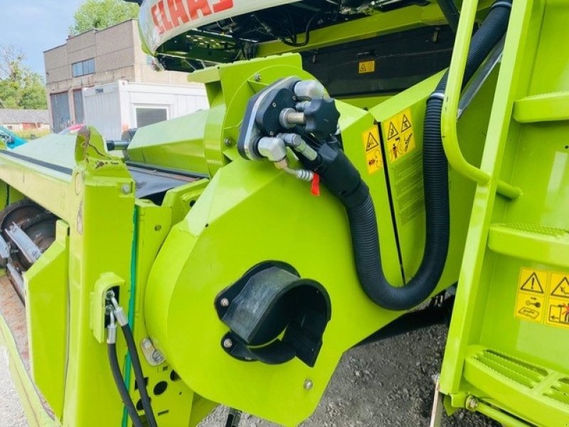 Mähdrescher Türe ait CLAAS LEXION 770 Incl. skærebord V1050. CEMOS Auto Cleaning. CEMOS Auto Seperation. . Cruise Pilot. Telematics mm. Ring til Ulrik på 40255544. Jeg snakker Jysk., Gebrauchtmaschine içinde Kolding (resim 7)