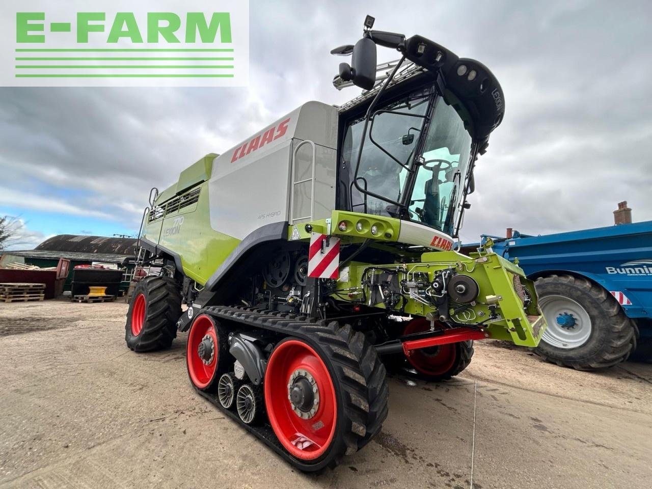 Mähdrescher van het type CLAAS LEXION 770 TERRA TRAC, Gebrauchtmaschine in LUTON (Foto 3)