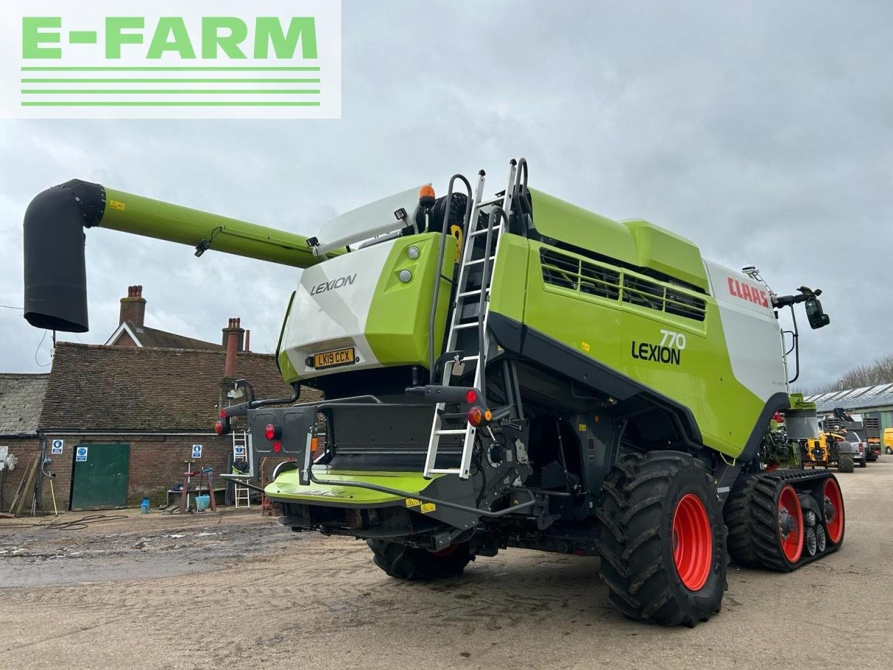 Mähdrescher van het type CLAAS LEXION 770 TERRA TRAC, Gebrauchtmaschine in LUTON (Foto 5)