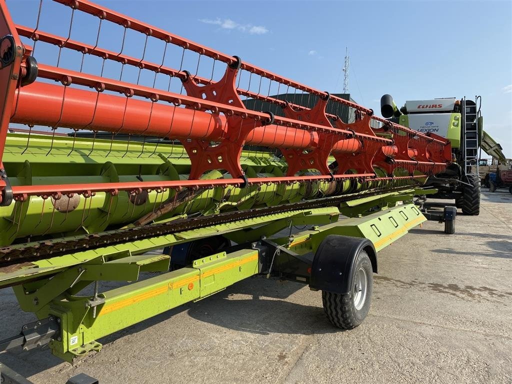 Mähdrescher of the type CLAAS LEXION 770 TT Incl. Skærebord Vario V1050. Cruise Pilot - Compressor - Telematics. Ring til Ulrik på 40255544. Jeg snakker Jysk, Gebrauchtmaschine in Kolding (Picture 2)