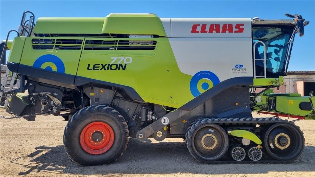 Mähdrescher a típus CLAAS LEXION 770 TT Incl. Skærebord Vario V1230. GPS. CEMOS Auto Crop Flow. GPS. CEMOS Cruise Pilot. Telematics mm. Ring til Ulrik på 40255544. Jeg snakker Jysk., Gebrauchtmaschine ekkor: Kolding (Kép 1)