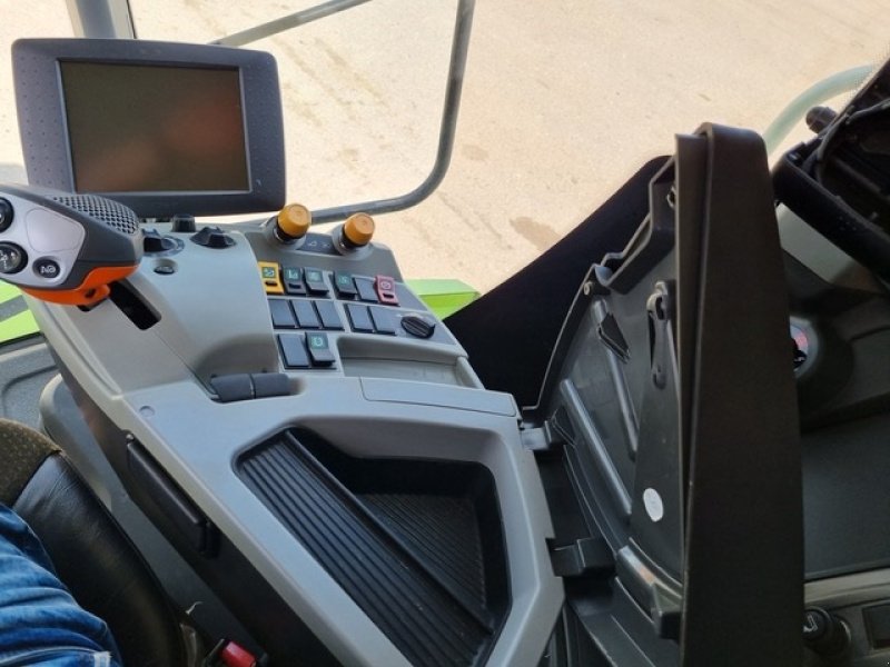 Mähdrescher van het type CLAAS LEXION 770 TT Incl. Vario skærebord V900. Terra Track 635 mm. CMOTION Compressor mm. Ring til Ulrik på 40255544. Jeg snakker Jysk, tysk og engelsk., Gebrauchtmaschine in Kolding (Foto 6)