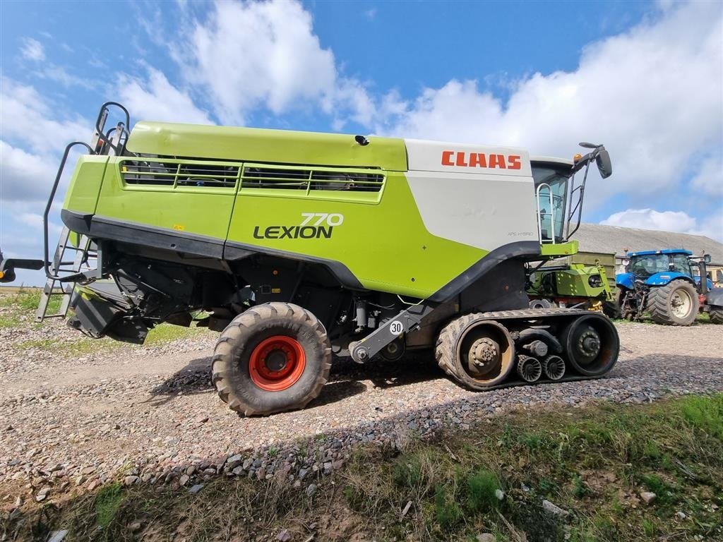 Mähdrescher tipa CLAAS LEXION 770 TT Incl Vario V1050 bord. CEMOS Auto Cleaning. CEMOS Auto Separation. CEMOS Dialog. Laser pilot. Auto Pilot. Cruise Pilot. CEMOS Dialog - Cleaning - Separation., Gebrauchtmaschine u Kolding (Slika 2)