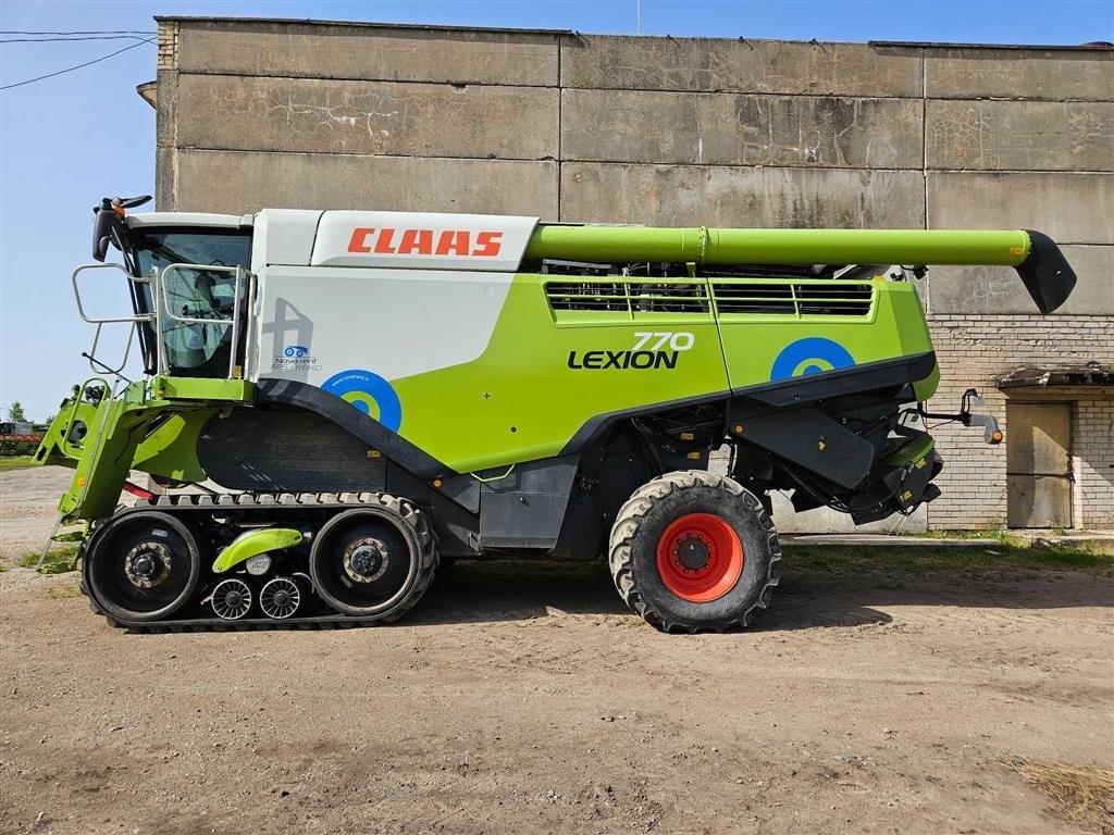 Mähdrescher a típus CLAAS LEXION 770 TT Med skærebord Vario 1230. Tera Tracs. CEMOS Auto. Cruise Pilot. Ring til Ulrik på 40255544. Jeg snakker Jysk, tysk og engelsk., Gebrauchtmaschine ekkor: Kolding (Kép 1)