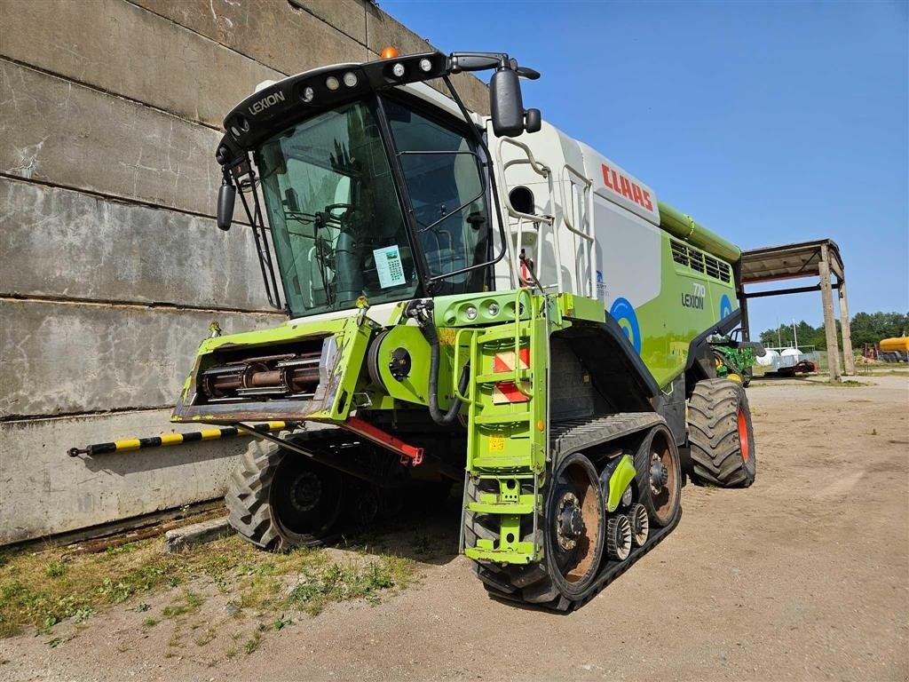 Mähdrescher typu CLAAS LEXION 770 TT Med skærebord Vario 1230. Tera Tracs. CEMOS Auto. Cruise Pilot. Ring til Ulrik på 40255544. Jeg snakker Jysk, tysk og engelsk., Gebrauchtmaschine v Kolding (Obrázek 2)