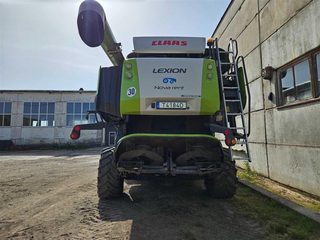 Mähdrescher typu CLAAS LEXION 770 TT Med skærebord Vario 1230. Tera Tracs. CEMOS Auto. Cruise Pilot. Ring til Ulrik på 40255544. Jeg snakker Jysk, tysk og engelsk., Gebrauchtmaschine w Kolding (Zdjęcie 6)