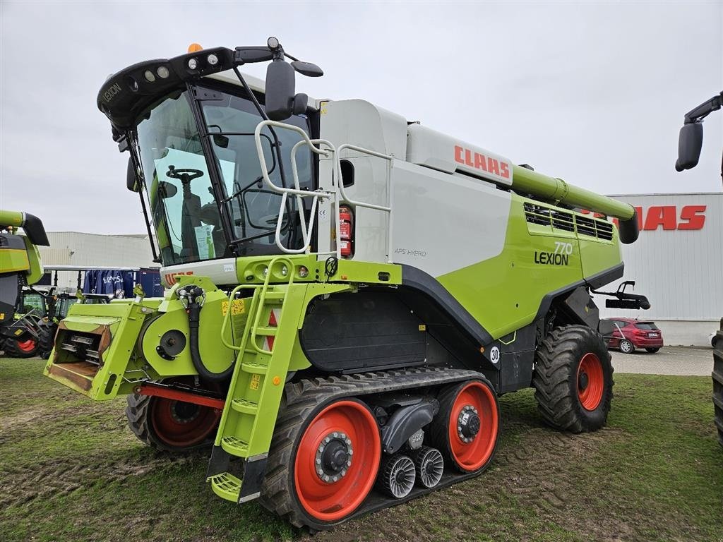 Mähdrescher typu CLAAS LEXION 770 TT SOLGT!!! Terra Trac. INCL VARIO V1080 Skærebord. APS. Quantimeter mm. Ring til Ulrik på +40255544. Jeg snakker Jysk, tysk og engelsk., Gebrauchtmaschine v Kolding (Obrázok 2)