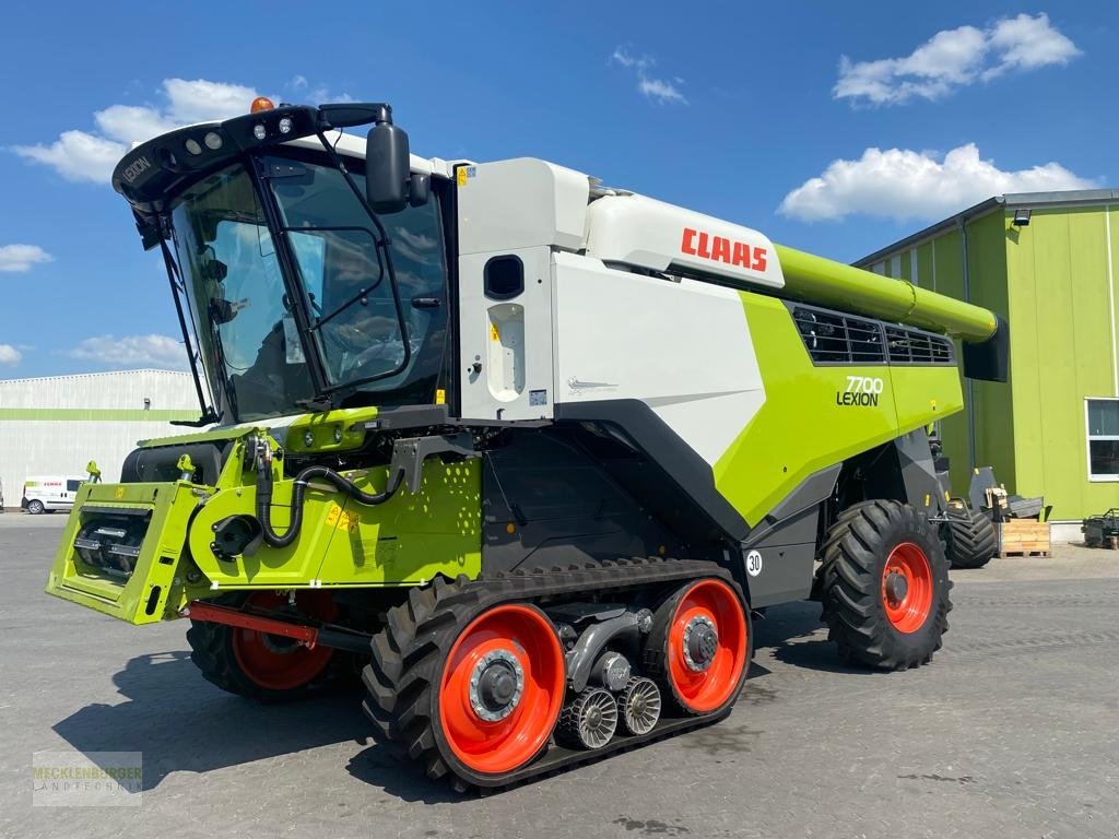 Mähdrescher of the type CLAAS Lexion 7700 TT + Vario 1080, Gebrauchtmaschine in Mühlengeez (Picture 8)