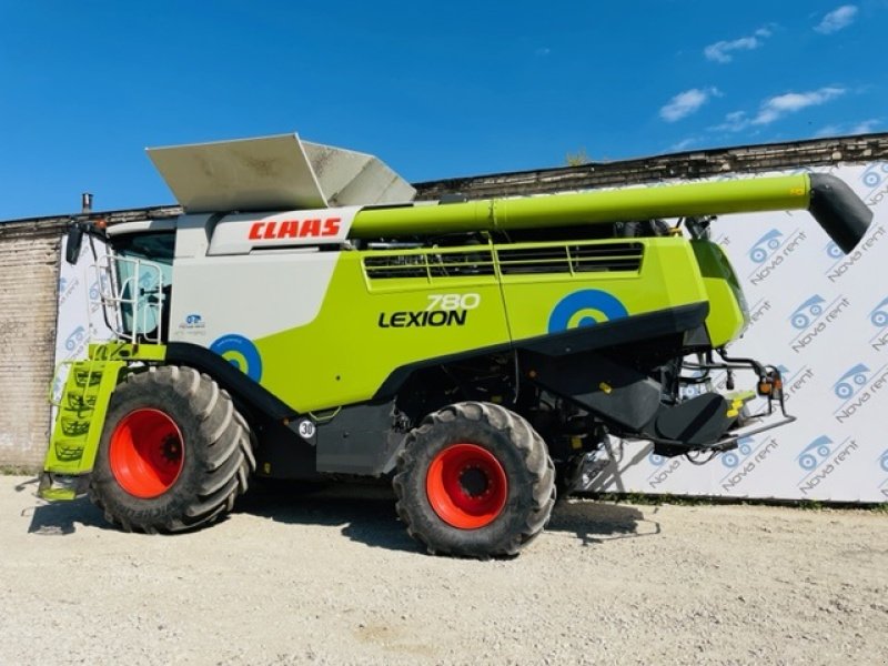 Mähdrescher of the type CLAAS LEXION 780 4WD. Incl. skærebord Vario V1230. 4WD. GPS. Autopilot. LED. Telematics mm., Gebrauchtmaschine in Kolding (Picture 1)