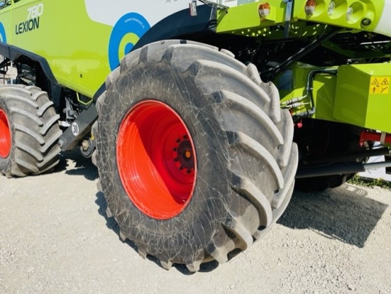 Mähdrescher van het type CLAAS LEXION 780 4WD. Incl. skærebord Vario V1230. 4WD. GPS. Autopilot. LED. Telematics mm., Gebrauchtmaschine in Kolding (Foto 6)