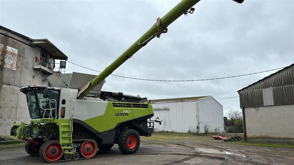 Mähdrescher typu CLAAS LEXION 780 Terra Trac INCL CLAAS Vario 1280 skærebord. Terra Tracs. Cruise Pilot, CEMOS, EGNOS S10 GPS. Ring til Ulrik på +4540255544. Jeg snakker Jysk., Gebrauchtmaschine w Kolding (Zdjęcie 2)