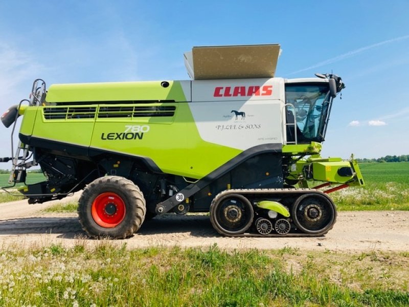 Mähdrescher del tipo CLAAS LEXION 780 TT Incl. skærebord Vario V1200. Terra Trac 635 mm. CEMOS Dialog. CEMOS Auto Cleaning. CEMOS Auto Separation. CMOTION. Cruise Pilot. Laser Pilot. mm., Gebrauchtmaschine en Kolding (Imagen 2)