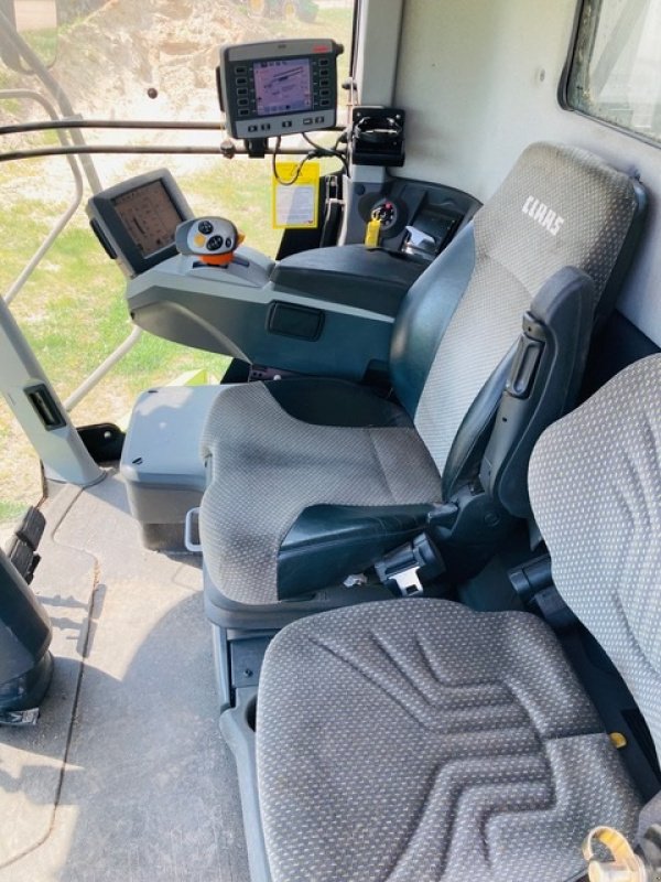 Mähdrescher Türe ait CLAAS LEXION 780 TT Incl. skærebord Vario V1200. Terra Trac 635 mm. CEMOS Dialog. CEMOS Auto Cleaning. CEMOS Auto Separation. CMOTION. Cruise Pilot. Laser Pilot. mm., Gebrauchtmaschine içinde Kolding (resim 8)