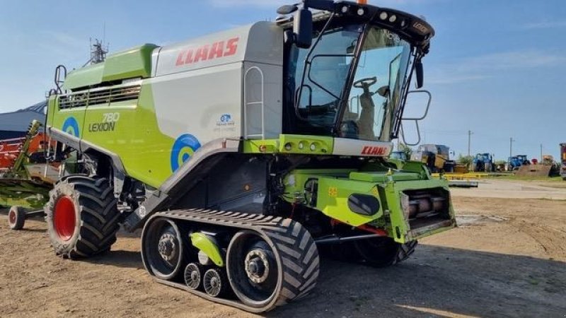 Mähdrescher от тип CLAAS LEXION 780 TT Incl. Skærebord Vario V1230. CEMOS Cruise Pilot CEMOS AUTO Crop Flow. GPS. Mange paa lager. Ring til Ulrik 0045-40255544, Gebrauchtmaschine в Kolding (Снимка 3)