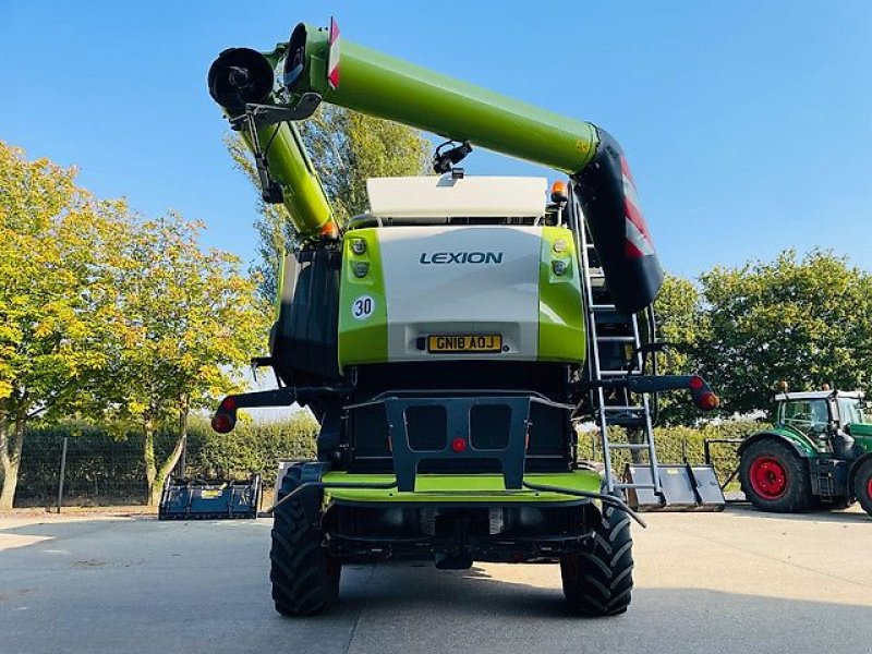 Mähdrescher Türe ait CLAAS LEXION 780TT, Gebrauchtmaschine içinde Kaunas (resim 16)