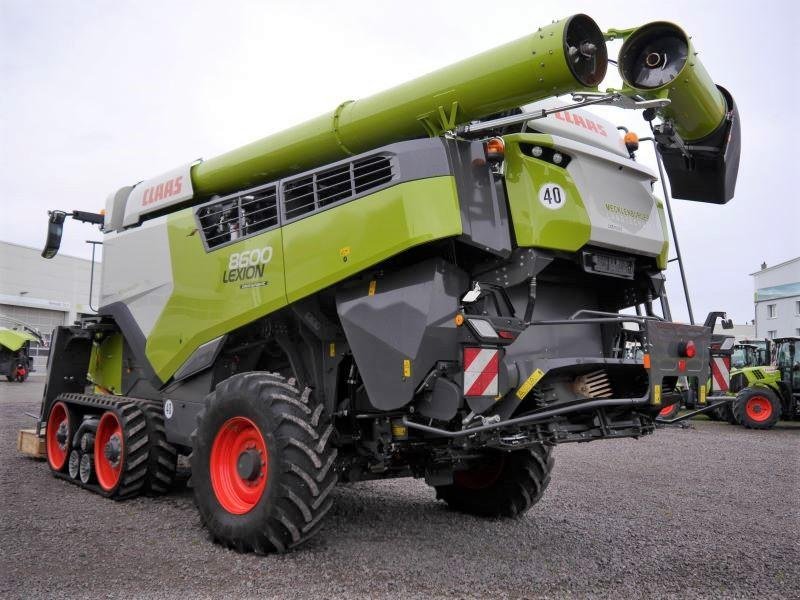 Mähdrescher del tipo CLAAS LEXION 8600 TERRA TRAC, Gebrauchtmaschine In Landsberg (Immagine 4)