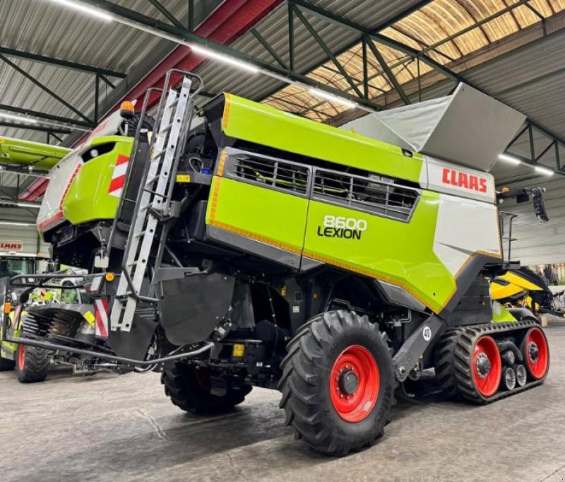 Mähdrescher du type CLAAS LEXION 8600 TERRA TRAC, Gebrauchtmaschine en Hockenheim (Photo 4)