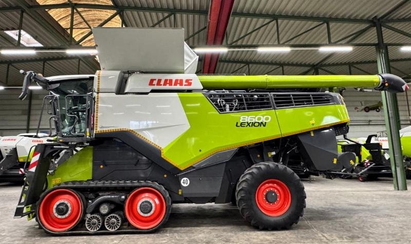 Mähdrescher du type CLAAS LEXION 8600 TERRA TRAC, Gebrauchtmaschine en Hockenheim (Photo 2)