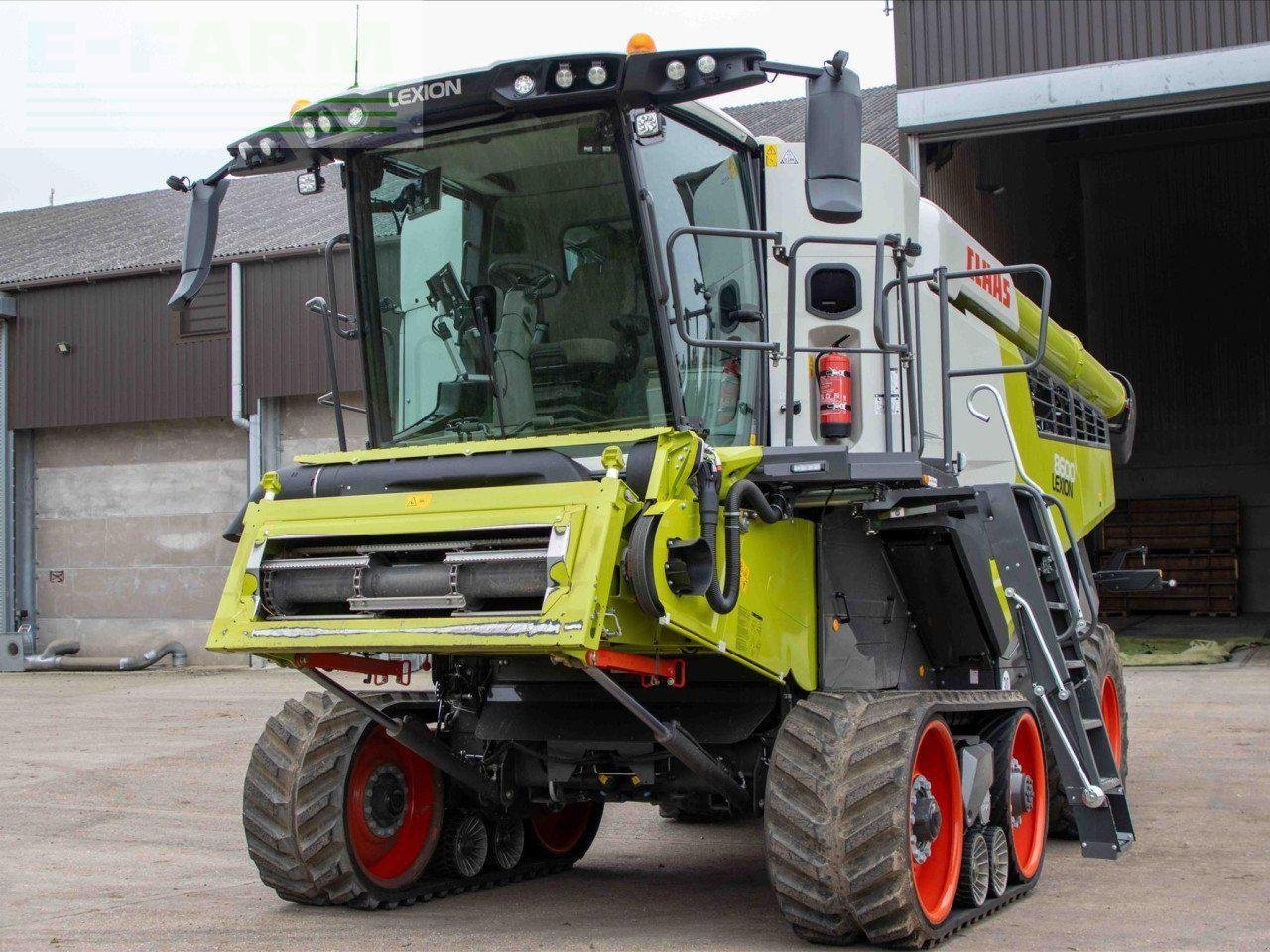 Mähdrescher des Typs CLAAS LEXION 8600 TERRA TRAC, Gebrauchtmaschine in CIRENCESTER (Bild 2)