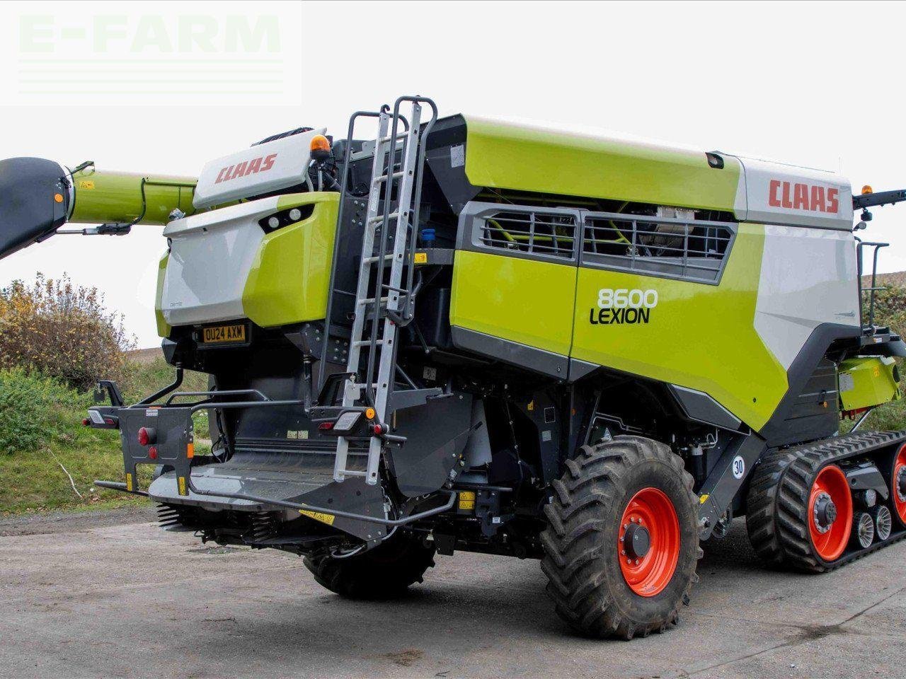 Mähdrescher des Typs CLAAS LEXION 8600 TERRA TRAC, Gebrauchtmaschine in CIRENCESTER (Bild 5)