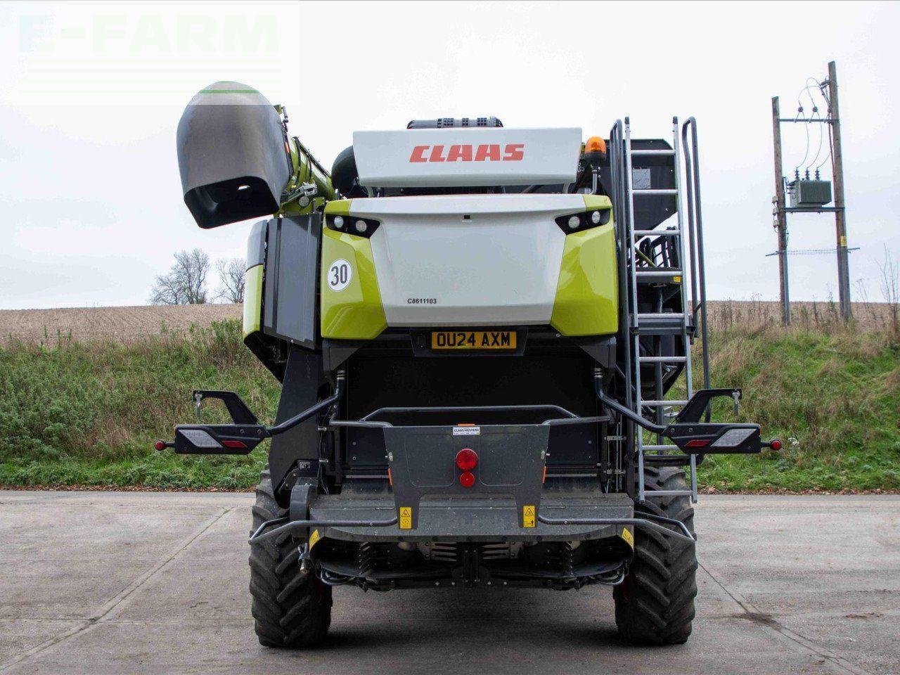 Mähdrescher des Typs CLAAS LEXION 8600 TERRA TRAC, Gebrauchtmaschine in CIRENCESTER (Bild 8)