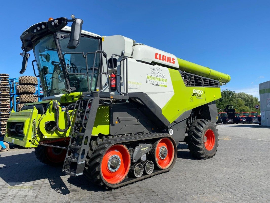 Mähdrescher of the type CLAAS Lexion 8600 TT - "DEMO 2024", Gebrauchtmaschine in Mühlengeez (Picture 8)