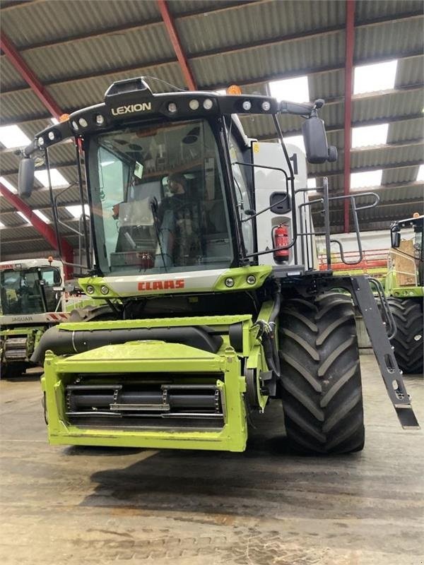 Mähdrescher des Typs CLAAS LEXION 8700 4-WD, Gebrauchtmaschine in Kolding (Bild 2)