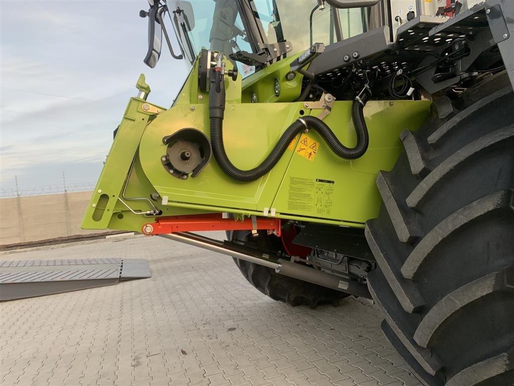 Mähdrescher za tip CLAAS Lexion 8700 4WD Nyt 2023 Vario V1080 Bord. Vi giver 100 timers reklamationsret i DK!!!  Ring til Ulrik 0045-40255544 for flere billeder og info om fremvisning mm. Jeg snakker Jysk, tysk og engelsk., Gebrauchtmaschine u Kolding (Slika 8)