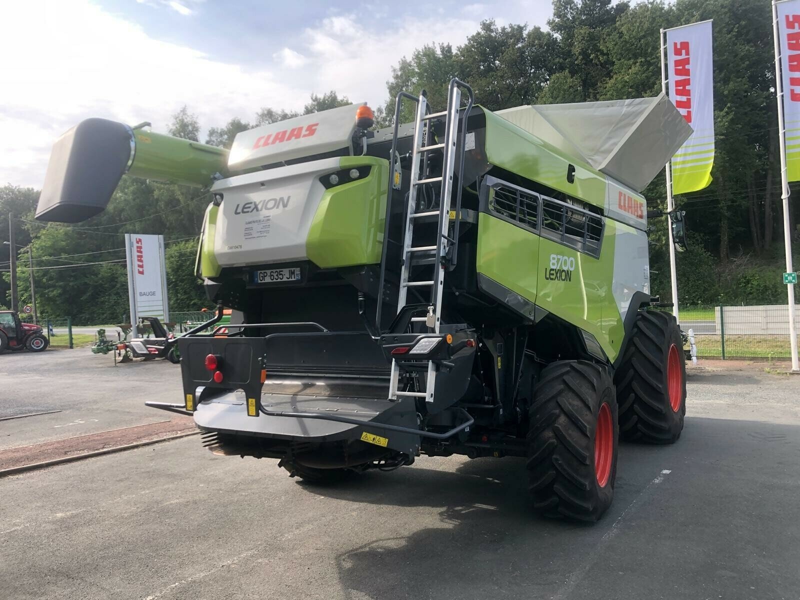 Mähdrescher Türe ait CLAAS LEXION 8700 BUSINESS, Gebrauchtmaschine içinde ST CLEMENT DE LA PLACE (resim 5)