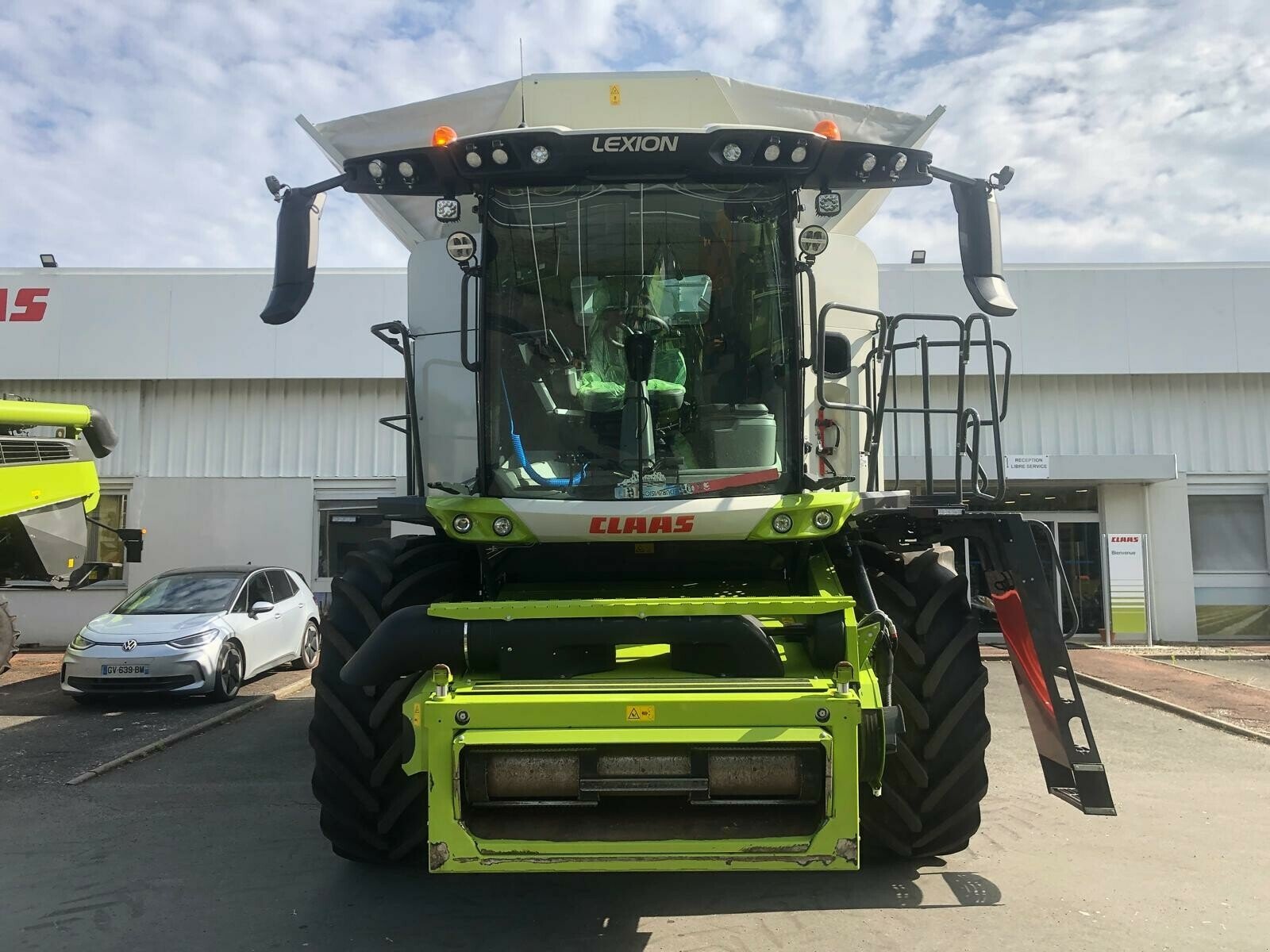 Mähdrescher del tipo CLAAS LEXION 8700 BUSINESS, Gebrauchtmaschine en ST CLEMENT DE LA PLACE (Imagen 9)