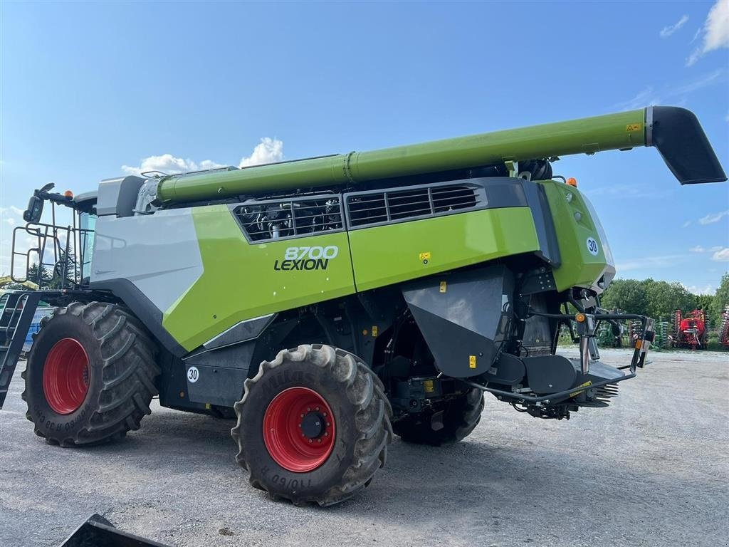 Mähdrescher tipa CLAAS Lexion 8700 INCL CLAAS Vario 1080 skærebord. 5 x CEMOS! Meget udstyr. Ring til Ulrik på 40255544. Jeg snakker Jysk., Gebrauchtmaschine u Kolding (Slika 5)