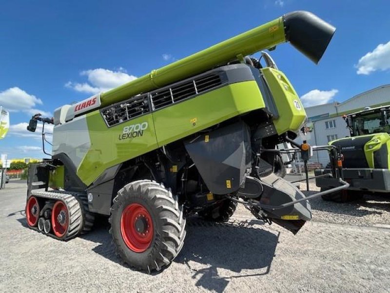 Mähdrescher of the type CLAAS LEXION 8700 TERRA TRAC, Gebrauchtmaschine in Landsberg (Picture 4)