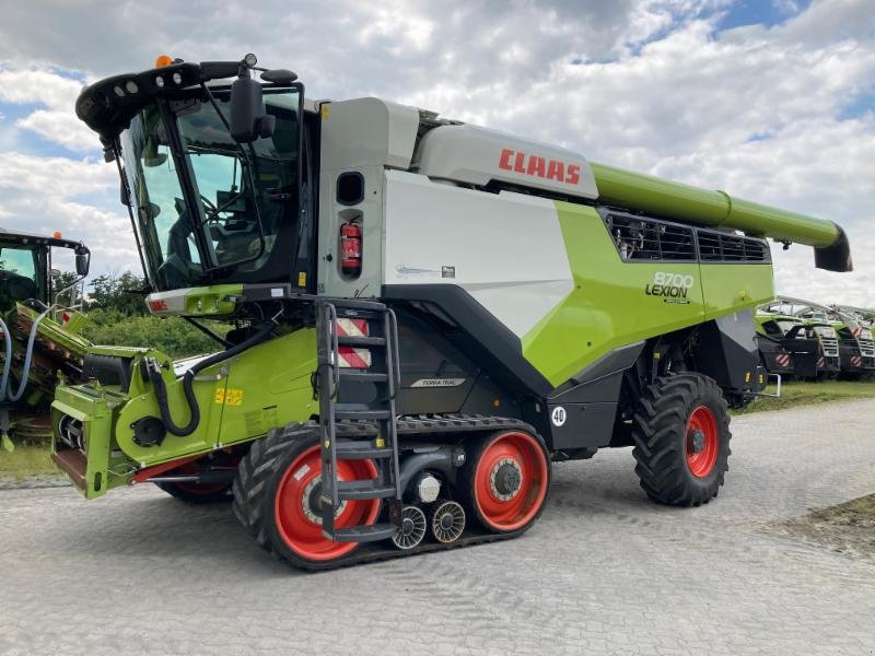 Mähdrescher des Typs CLAAS LEXION 8700 TERRA TRAC, Gebrauchtmaschine in Schwülper (Bild 1)