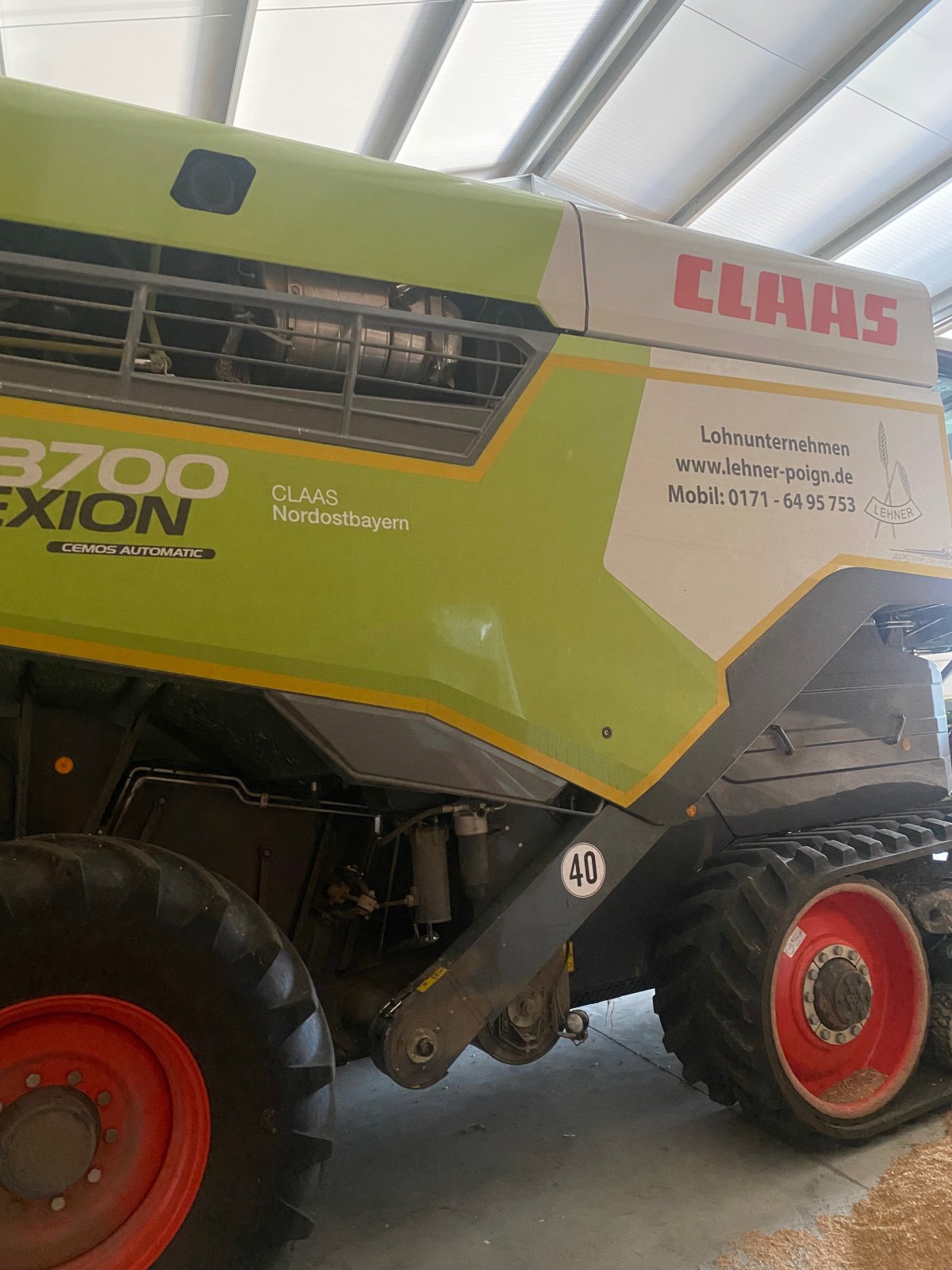 Mähdrescher типа CLAAS Lexion 8700 Terra Trac, Gebrauchtmaschine в Poign (Фотография 8)