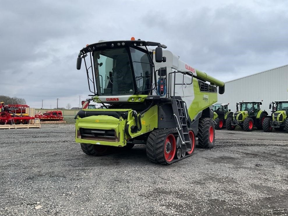 Mähdrescher of the type CLAAS LEXION 8700 TT FULD UDSTYRSPAKKE!!! GPS og alt CEMOS mm. Incl. CLAAS ConvioFlex 1230 Skærebord. Ring til Ulrik på 40255544. Jeg snakker Jysk, tysk og engelsk., Gebrauchtmaschine in Kolding (Picture 1)