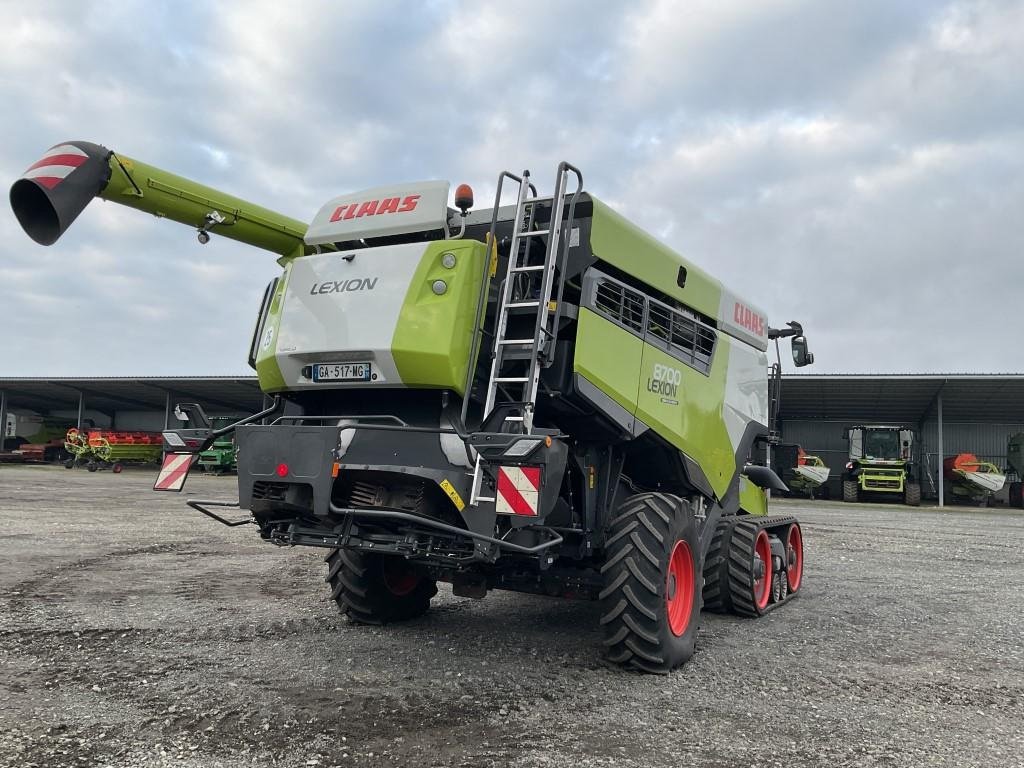 Mähdrescher of the type CLAAS LEXION 8700 TT FULD UDSTYRSPAKKE!!! GPS og alt CEMOS mm. Incl. CLAAS ConvioFlex 1230 Skærebord. Ring til Ulrik på 40255544. Jeg snakker Jysk, tysk og engelsk., Gebrauchtmaschine in Kolding (Picture 4)