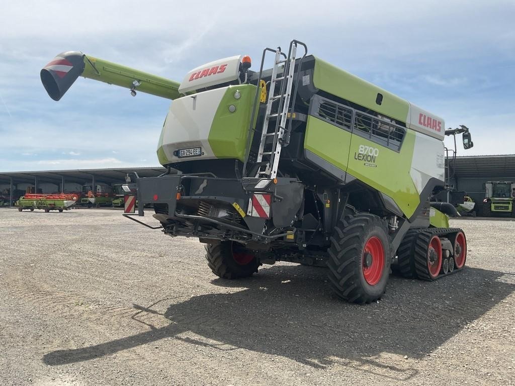 Mähdrescher typu CLAAS LEXION 8700 TT FULD UDSTYRSPAKKE!!! GPS og alt CEMOS mm. Incl. CLAAS Vario 1230 Skærebord. Ring til Ulrik på 40255544. Jeg snakker Jysk, tysk og engelsk., Gebrauchtmaschine v Kolding (Obrázek 3)