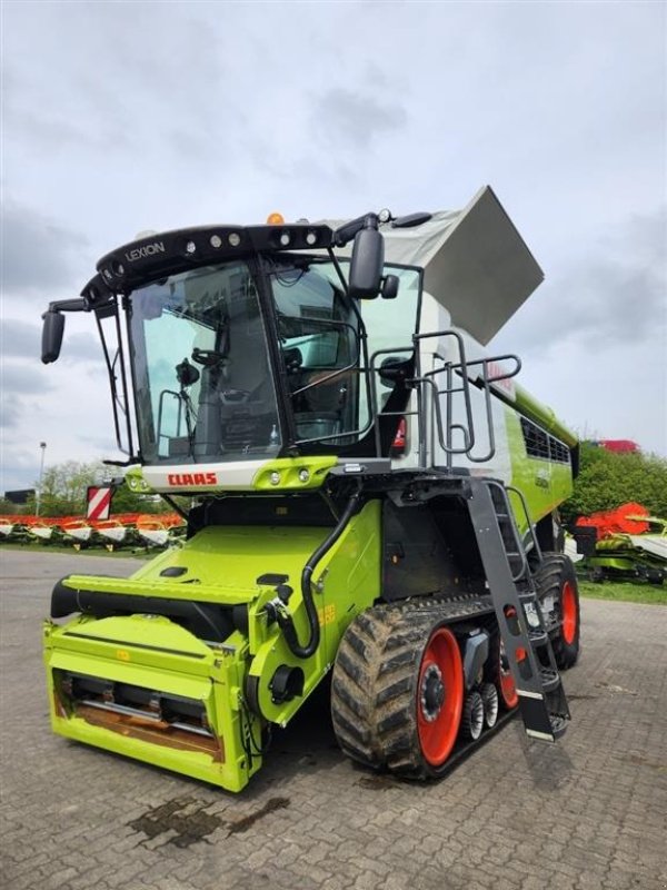 Mähdrescher от тип CLAAS LEXION 8700 TT Incl. Convio 1230 sejl skærebord og vogn. GPS klar. Ring til Ulrik på 40255544. Jeg snakker Jysk, tysk og engelsk., Gebrauchtmaschine в Kolding (Снимка 1)