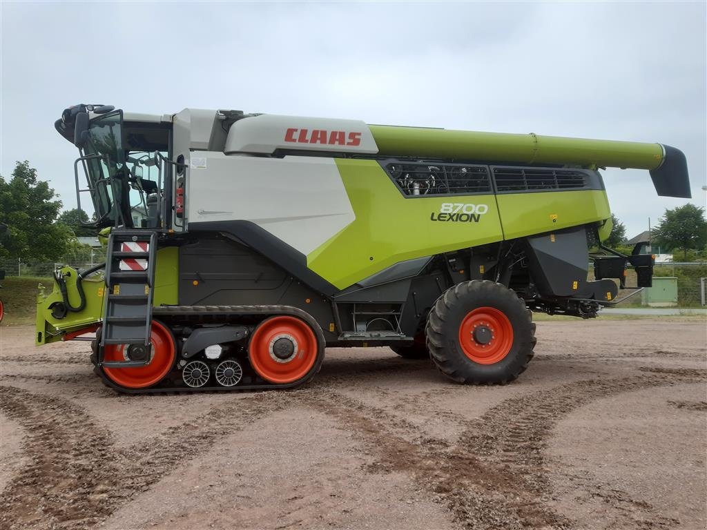 Mähdrescher des Typs CLAAS Lexion 8700 TT, Gebrauchtmaschine in Grimma (Bild 3)